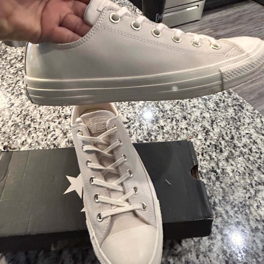 Converse CTAS Ox Leather Sneakers | Women’s 10 / Men’s 8 - Picture 3 of 8